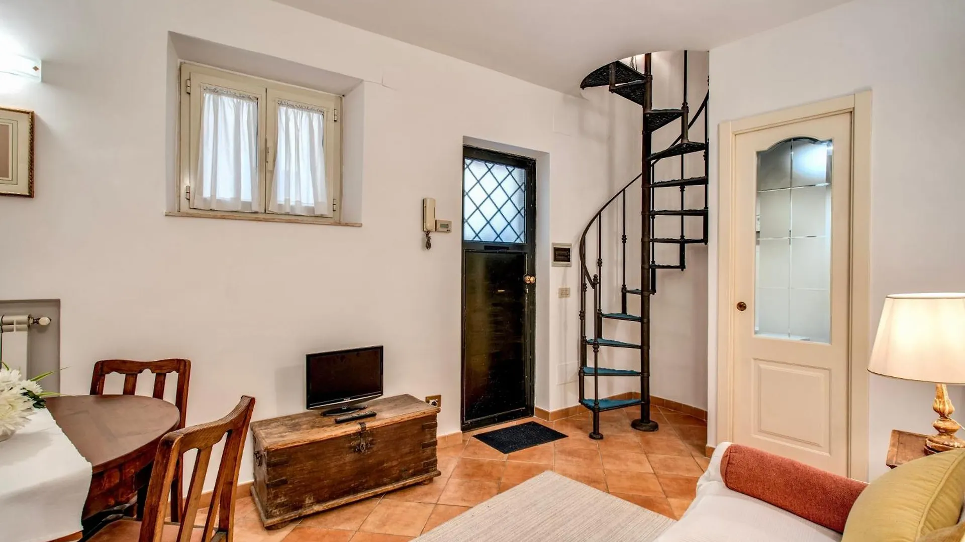 Charlotte Luxury Home Coronari Rome